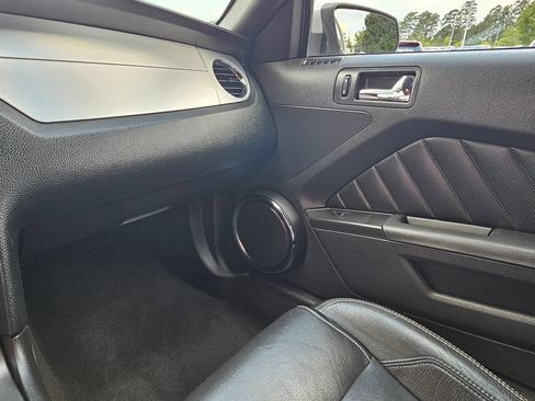 Used 2010 Ford Mustang GT Premium RWD image 11