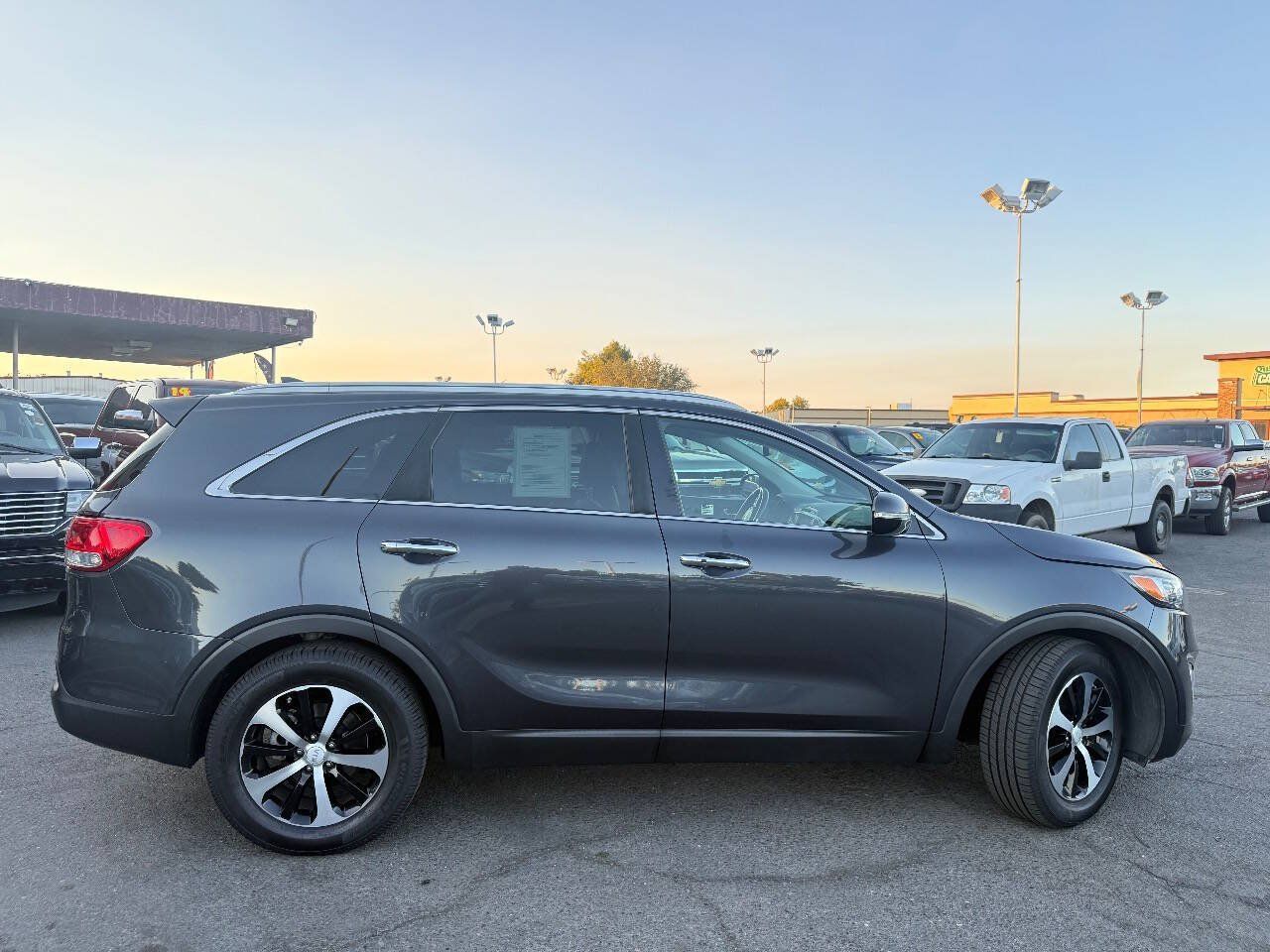 Used 2018 Kia Sorento EX FWD image 8