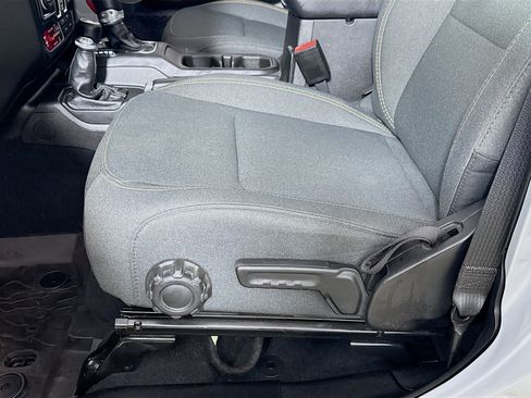 Used 2024 Jeep Wrangler Unlimited AWD/4WD image 19
