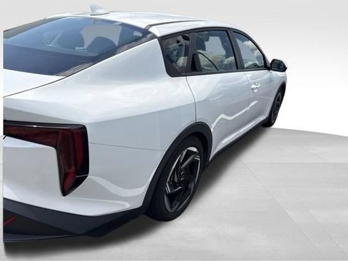 Certified 2025 Kia K4 EX FWD image 14