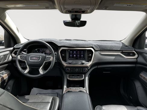Used 2023 GMC Acadia Denali w/ Denali Ultimate Package FWD image 22