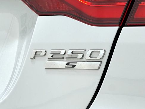 Used 2020 Jaguar XE S RWD image 38