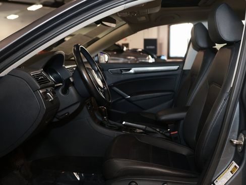 Used 2016 Volkswagen Passat 1.8T SE image 10