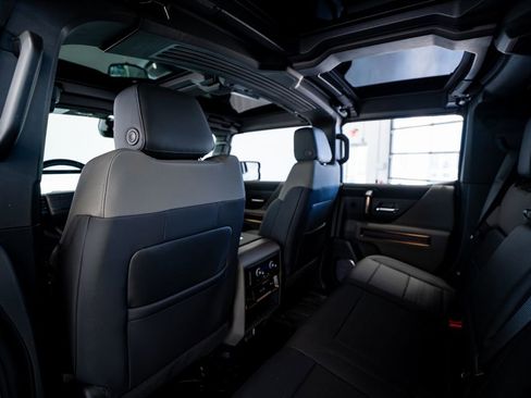 Used 2024 GMC Hummer EV 3X w/ LPO, Illumination Package image 57