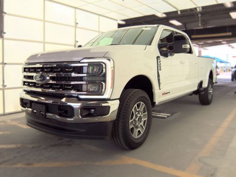 Used 2024 Ford F250 Lariat w/ Lariat Ultimate Package AWD/4WD image 2