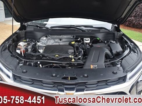Certified 2025 Chevrolet Trax LT FWD image 36