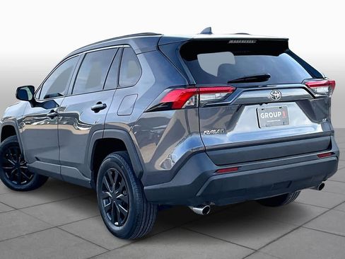 Used 2021 Toyota RAV4 LE image 10