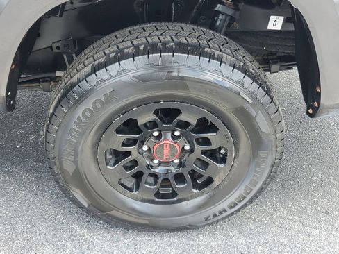 Used 2022 Toyota Tacoma SR5 image 5