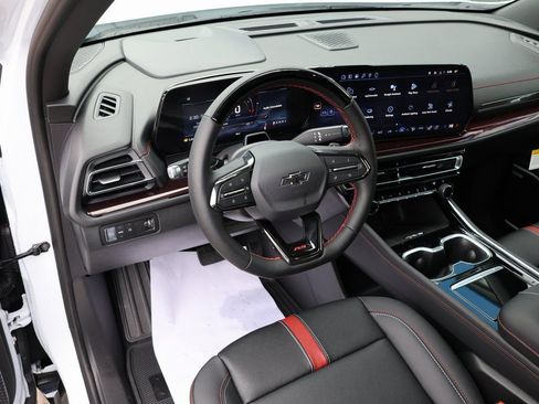 New 2026 Chevrolet Traverse RS FWD image 25