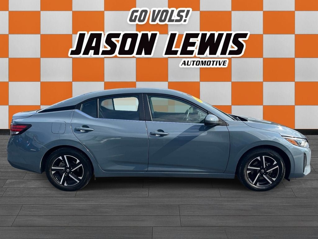 Used 2025 Nissan Sentra SV FWD image 2