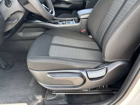 Used 2025 Kia Sorento LX FWD image 20