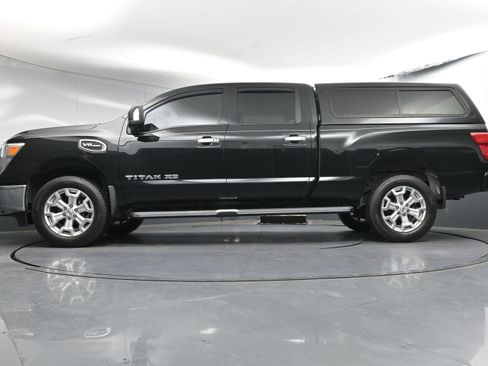 Used 2017 Nissan Titan SV image 30