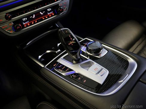 Certified 2022 BMW 750i xDrive w/ Executive Package image 27