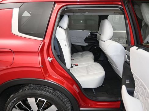 Used 2025 Mitsubishi Outlander SEL FWD image 28