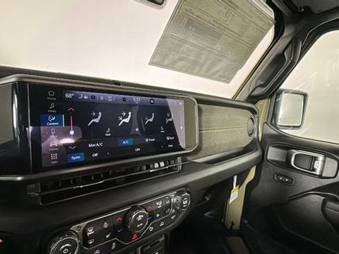 New 2026 Jeep Gladiator Sport AWD/4WD image 29