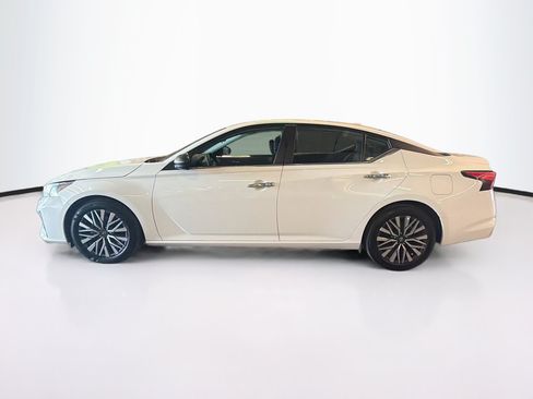 Used 2025 Nissan Altima 2.5 SV FWD image 4