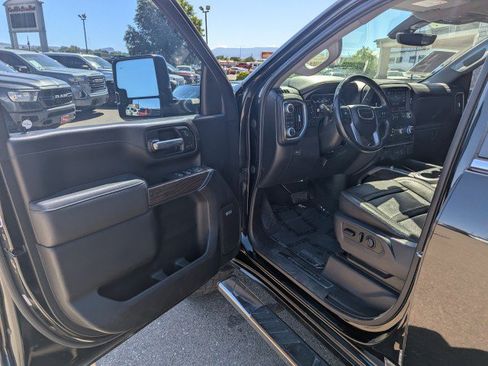 Used 2020 GMC Sierra 2500 Denali w/ Denali Ultimate Package AWD/4WD image 8