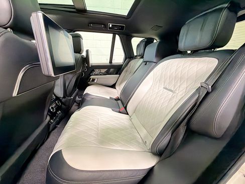 Used 2021 Land Rover Range Rover SV Autobiography Dynamic image 22