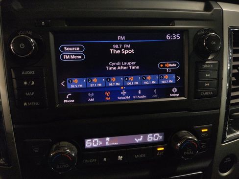 Used 2019 Nissan Titan SV w/ SV Convenience Package image 25