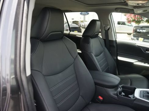 Used 2021 Toyota RAV4 XLE Premium AWD/4WD image 20