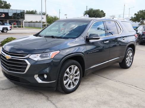 Used 2020 Chevrolet Traverse Premier FWD image 5