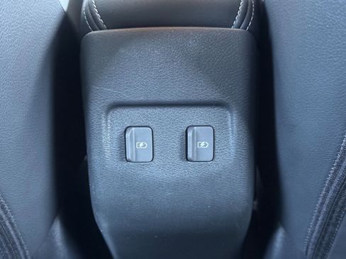 Used 2023 Nissan Kicks SR w/ SR Premium Package FWD image 30