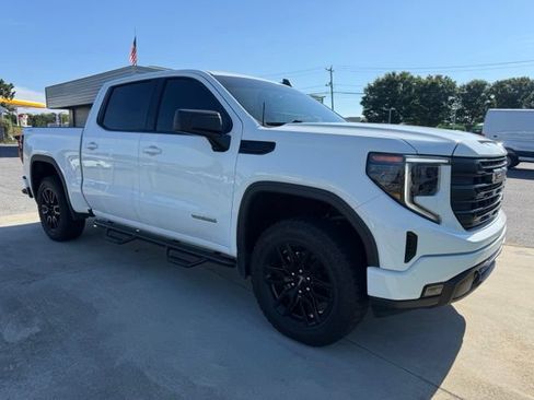 Used 2023 GMC Sierra 1500 Elevation AWD/4WD image 3