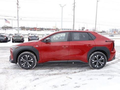 Used 2023 Subaru Solterra Premium image 9