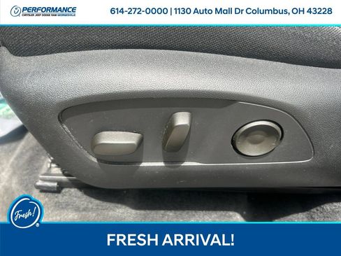 Used 2025 Chevrolet Traverse LT AWD/4WD image 18