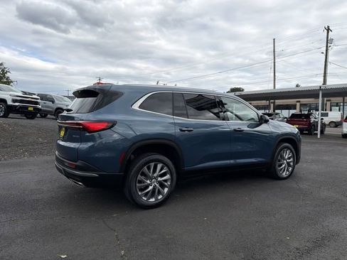 Certified 2025 Buick Enclave Preferred FWD image 7
