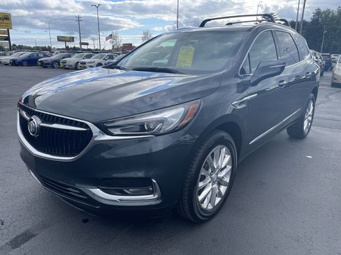 Used 2018 Buick Enclave Premium w/ Experience Buick Package image 4