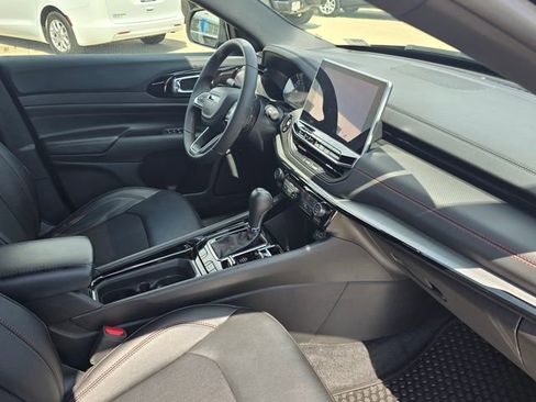 Used 2025 Jeep Compass Trailhawk image 19