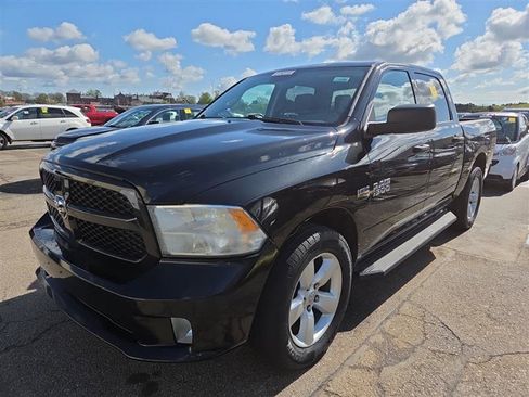 Used 2015 RAM 1500 Express RWD image 1
