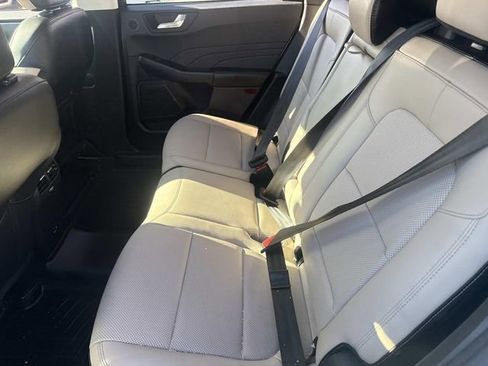 Used 2021 Ford Escape Titanium image 16