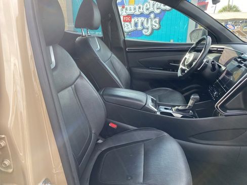 Used 2023 Hyundai Santa Cruz Limited image 16