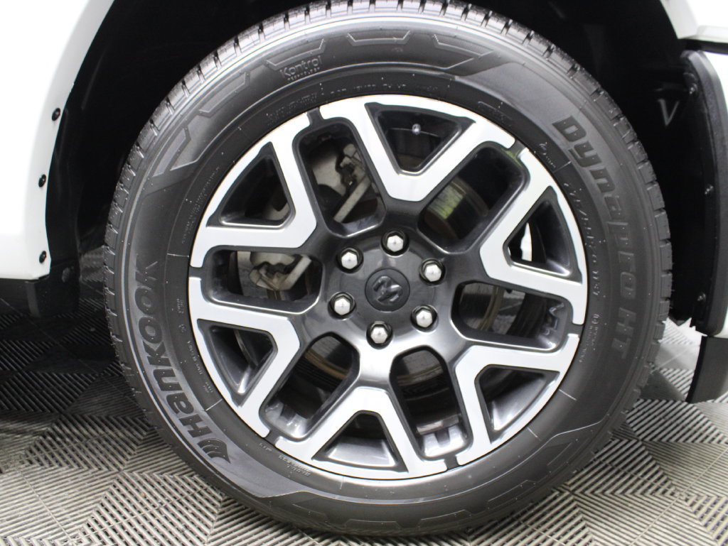 Used 2025 RAM 1500 Laramie w/ Sport Appearance Package AWD/4WD image 13
