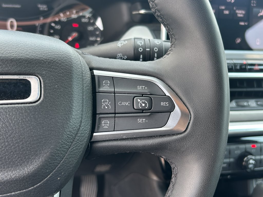 Used 2023 Jeep Compass Limited AWD/4WD image 18