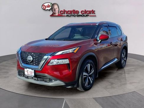 Used 2021 Nissan Rogue SL image 1