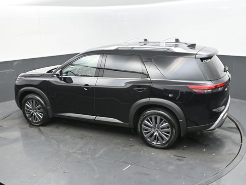 Used 2025 Nissan Pathfinder SL w/ SL Premium Package image 32