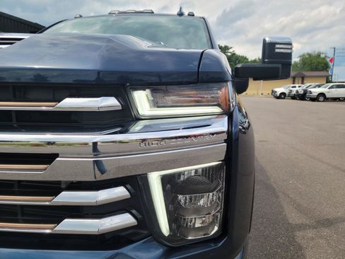 Used 2022 Chevrolet Silverado 2500 High Country w/ Z71 Off-Road Package AWD/4WD image 19