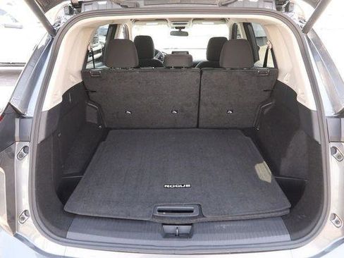 Used 2025 Nissan Rogue SV image 7