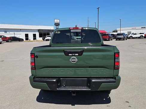 Used 2026 Nissan Frontier SV w/ Tow Package RWD image 4