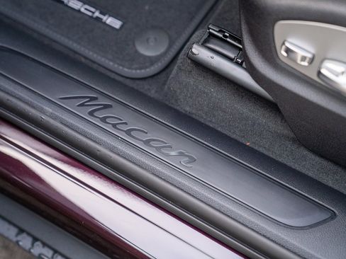 New 2026 Porsche Macan image 12