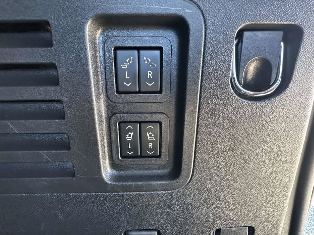 Certified 2025 Chevrolet Traverse RS w/ LPO, Floor Liner Package AWD/4WD image 23
