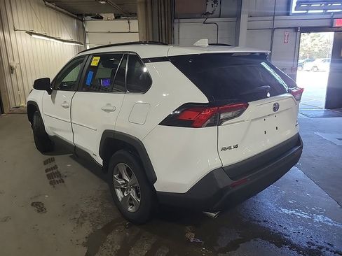 Used 2024 Toyota RAV4 LE AWD/4WD image 2