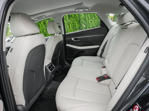 Used 2023 Hyundai Sonata Limited FWD image 8