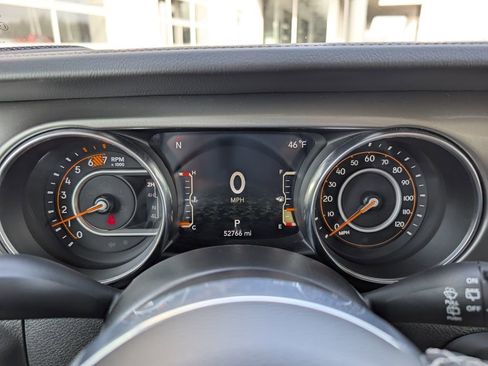 Used 2023 Jeep Wrangler Sahara image 26