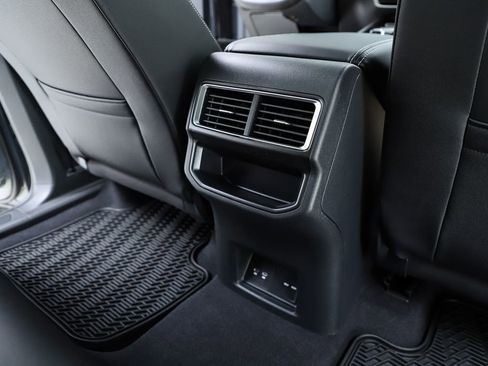 New 2026 Volkswagen Atlas Cross Sport SE image 39