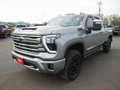 Used 2024 Chevrolet Silverado 3500 High Country w/ High Country Premium Package image 10