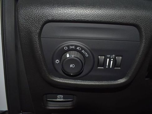 New 2025 Jeep Grand Cherokee L Limited w/ Black Appearance Package image 13